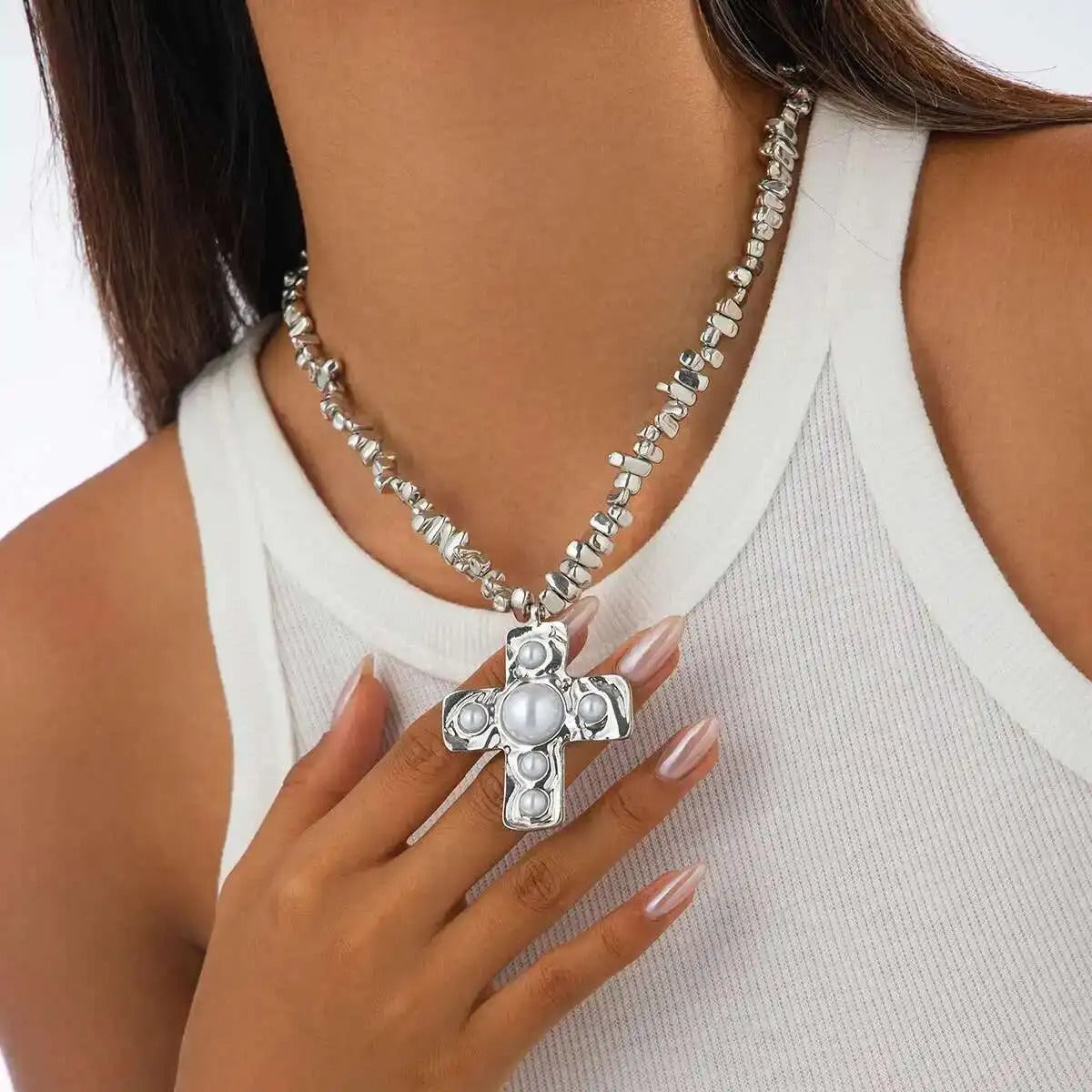 Colar Cruz Pérola Dourada Luxo