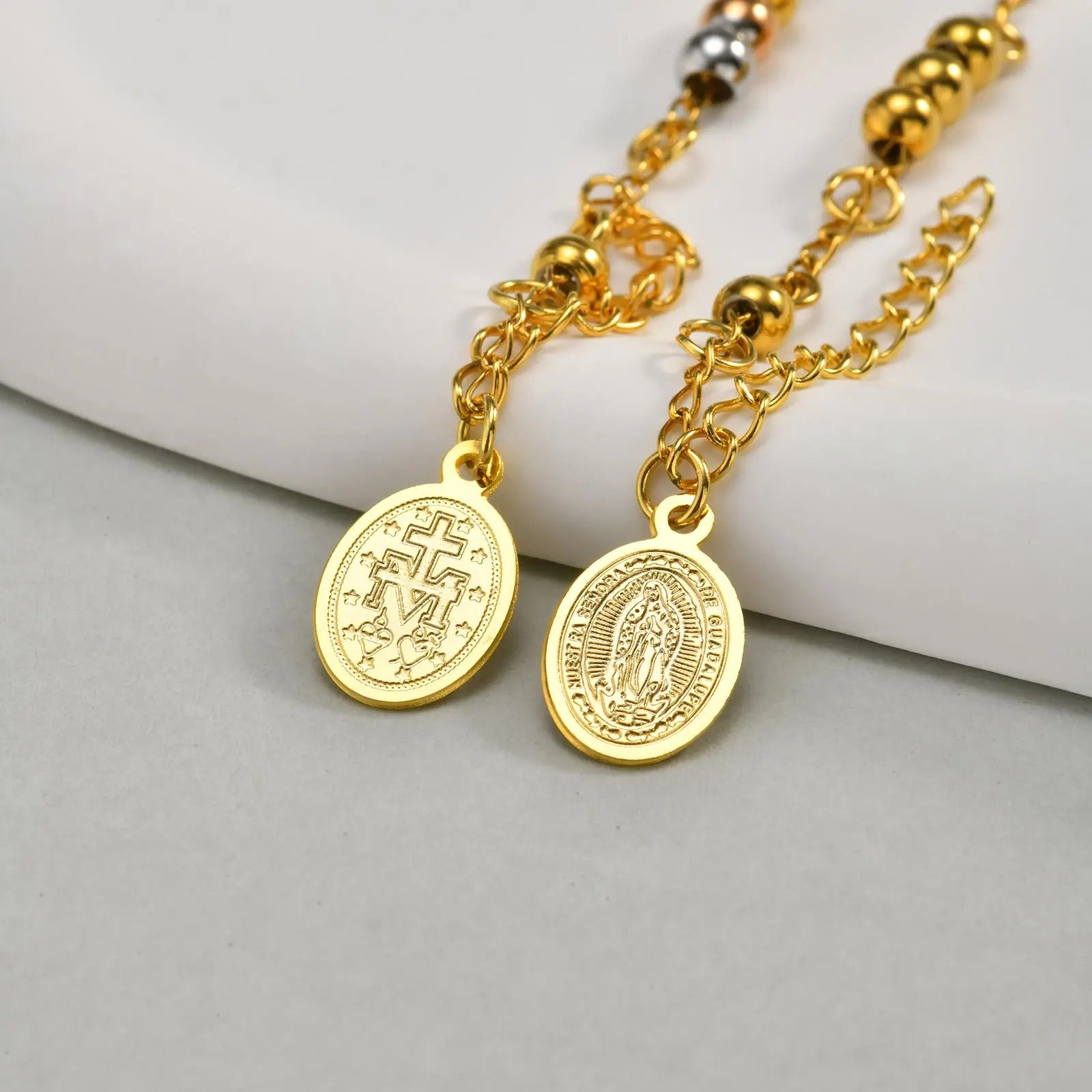 Pulseira Fé Dourada com Medalhinha